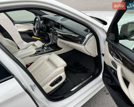 БМВ Х5 2018 в Днепре (Днепропетровске) на Automoto.ua Белый БМВ Х5, объемом двигателя 2.98 л и пробегом 140 тыс. км за 36500 $, фото 15 на Automoto.ua