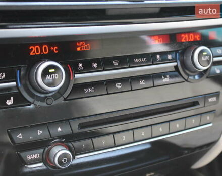 Белый БМВ Х5, объемом двигателя 3 л и пробегом 200 тыс. км за 36900 $, фото 47 на Automoto.ua