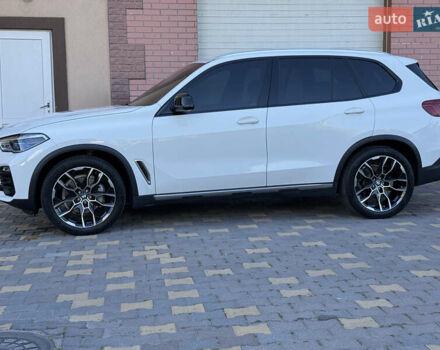 Белый БМВ Х5, объемом двигателя 3 л и пробегом 65 тыс. км за 52000 $, фото 4 на Automoto.ua