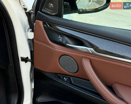 Белый БМВ Х5, объемом двигателя 3 л и пробегом 96 тыс. км за 41888 $, фото 26 на Automoto.ua