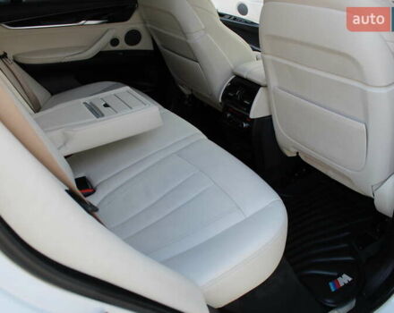 Белый БМВ Х5, объемом двигателя 3 л и пробегом 200 тыс. км за 36900 $, фото 33 на Automoto.ua
