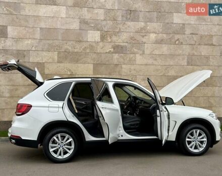 Белый БМВ Х5, объемом двигателя 2 л и пробегом 132 тыс. км за 31800 $, фото 22 на Automoto.ua