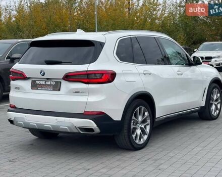 Белый БМВ Х5, объемом двигателя 3 л и пробегом 211 тыс. км за 37900 $, фото 5 на Automoto.ua