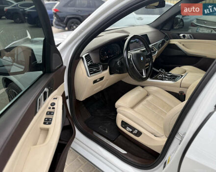 Белый БМВ Х5, объемом двигателя 3 л и пробегом 167 тыс. км за 44900 $, фото 8 на Automoto.ua