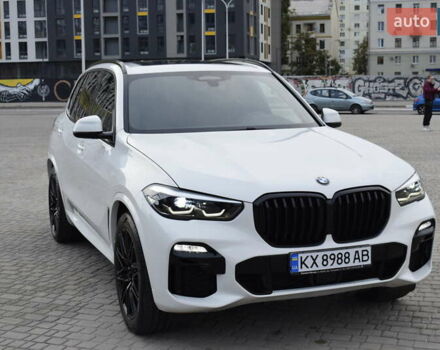 Белый БМВ Х5, объемом двигателя 3 л и пробегом 65 тыс. км за 56500 $, фото 1 на Automoto.ua