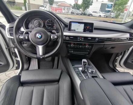 Белый БМВ Х5, объемом двигателя 2 л и пробегом 80 тыс. км за 18000 $, фото 12 на Automoto.ua