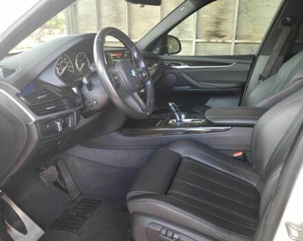 Белый БМВ Х5, объемом двигателя 2 л и пробегом 60 тыс. км за 10000 $, фото 6 на Automoto.ua