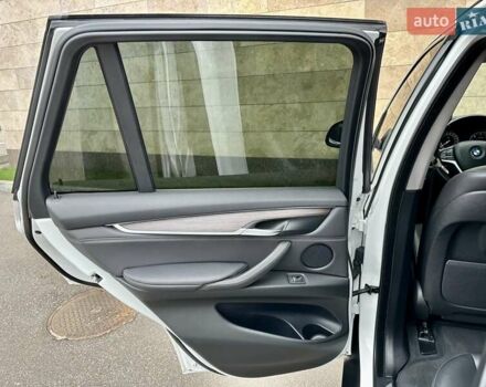 Белый БМВ Х5, объемом двигателя 2 л и пробегом 132 тыс. км за 31800 $, фото 82 на Automoto.ua