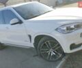 Білий БМВ Х5, об'ємом двигуна 2 л та пробігом 107 тис. км за 41900 $, фото 1 на Automoto.ua