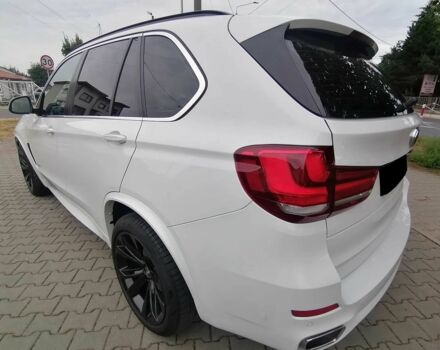 Белый БМВ Х5, объемом двигателя 2 л и пробегом 80 тыс. км за 18000 $, фото 2 на Automoto.ua