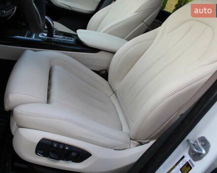 Белый БМВ Х5, объемом двигателя 3 л и пробегом 200 тыс. км за 36900 $, фото 23 на Automoto.ua