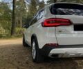 Белый БМВ Х5, объемом двигателя 3 л и пробегом 80 тыс. км за 42500 $, фото 1 на Automoto.ua