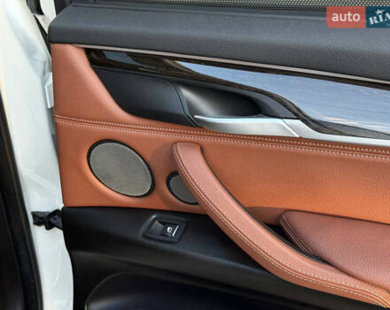 Белый БМВ Х5, объемом двигателя 3 л и пробегом 96 тыс. км за 41888 $, фото 29 на Automoto.ua