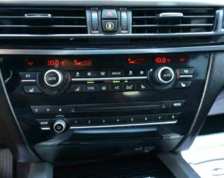 Белый БМВ Х5, объемом двигателя 4.4 л и пробегом 33 тыс. км за 10800 $, фото 7 на Automoto.ua