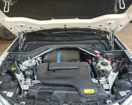 Белый БМВ Х5, объемом двигателя 2 л и пробегом 60 тыс. км за 10000 $, фото 11 на Automoto.ua