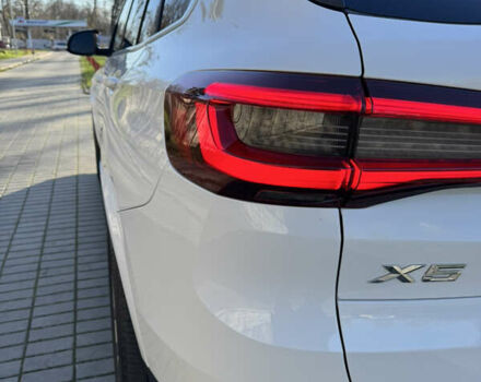 Белый БМВ Х5, объемом двигателя 3 л и пробегом 104 тыс. км за 47500 $, фото 14 на Automoto.ua