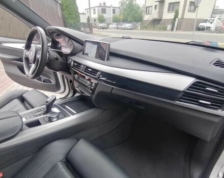 Белый БМВ Х5, объемом двигателя 2 л и пробегом 80 тыс. км за 18000 $, фото 8 на Automoto.ua