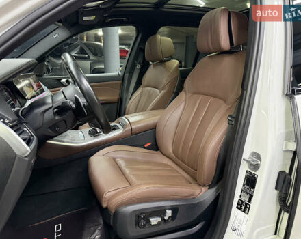 Белый БМВ Х5, объемом двигателя 2.99 л и пробегом 61 тыс. км за 69500 $, фото 18 на Automoto.ua