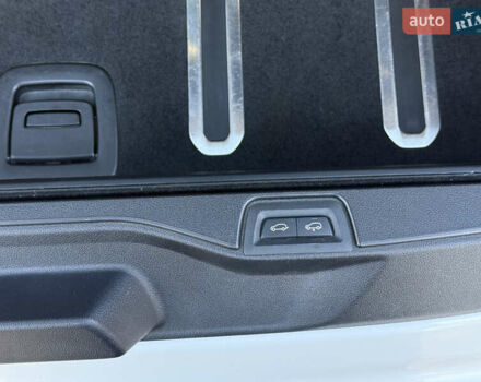 Білий БМВ Х5, об'ємом двигуна 2.99 л та пробігом 170 тис. км за 58499 $, фото 10 на Automoto.ua