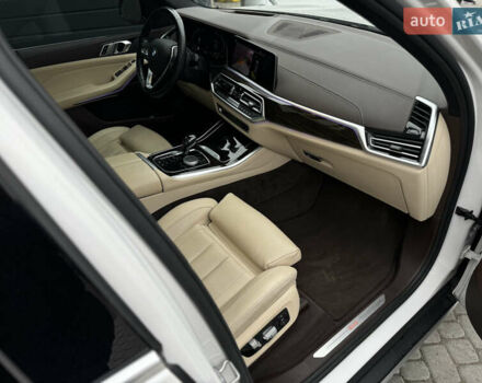 Белый БМВ Х5, объемом двигателя 3 л и пробегом 100 тыс. км за 48999 $, фото 43 на Automoto.ua