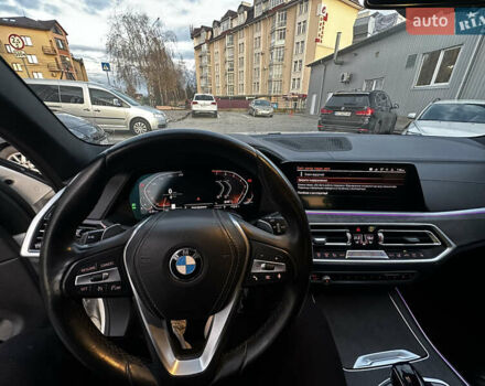 Белый БМВ Х5, объемом двигателя 3 л и пробегом 165 тыс. км за 41586 $, фото 7 на Automoto.ua