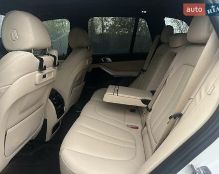 Белый БМВ Х5, объемом двигателя 3 л и пробегом 50 тыс. км за 60000 $, фото 6 на Automoto.ua