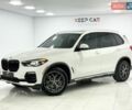 Белый БМВ Х5, объемом двигателя 3 л и пробегом 118 тыс. км за 44999 $, фото 1 на Automoto.ua