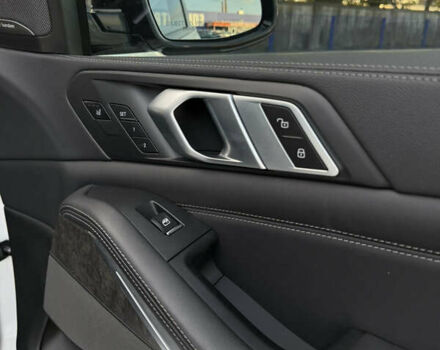 Белый БМВ Х5, объемом двигателя 3 л и пробегом 122 тыс. км за 57500 $, фото 13 на Automoto.ua