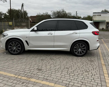 Белый БМВ Х5, объемом двигателя 3 л и пробегом 172 тыс. км за 59500 $, фото 9 на Automoto.ua