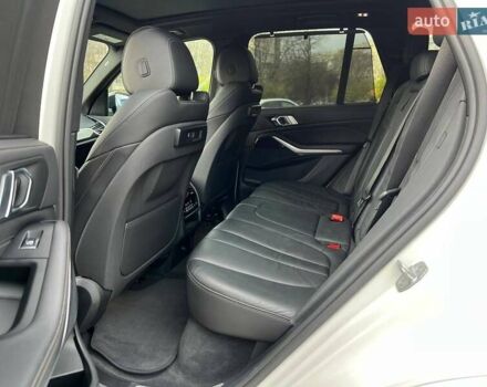 Белый БМВ Х5, объемом двигателя 3 л и пробегом 117 тыс. км за 59900 $, фото 27 на Automoto.ua