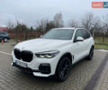Белый БМВ Х5, объемом двигателя 3 л и пробегом 104 тыс. км за 46999 $, фото 1 на Automoto.ua