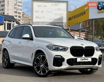 Белый БМВ Х5, объемом двигателя 3 л и пробегом 117 тыс. км за 59900 $, фото 1 на Automoto.ua