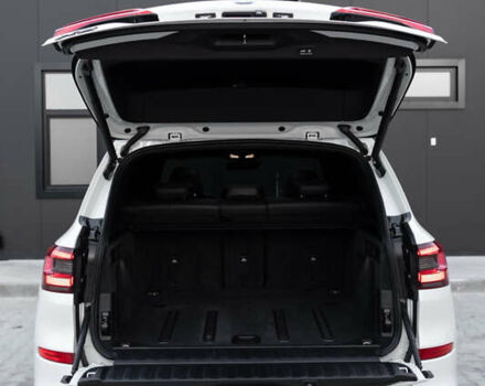 Белый БМВ Х5, объемом двигателя 3 л и пробегом 135 тыс. км за 64000 $, фото 62 на Automoto.ua