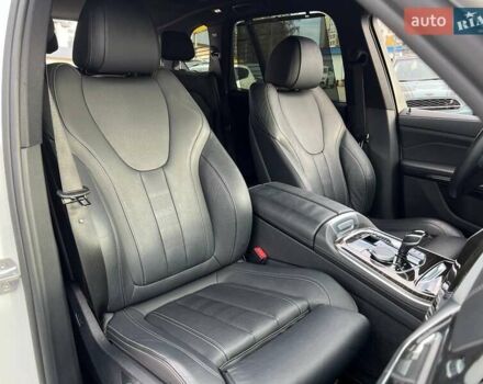 Белый БМВ Х5, объемом двигателя 3 л и пробегом 117 тыс. км за 59900 $, фото 32 на Automoto.ua