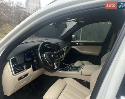 Белый БМВ Х5, объемом двигателя 3 л и пробегом 50 тыс. км за 60000 $, фото 5 на Automoto.ua