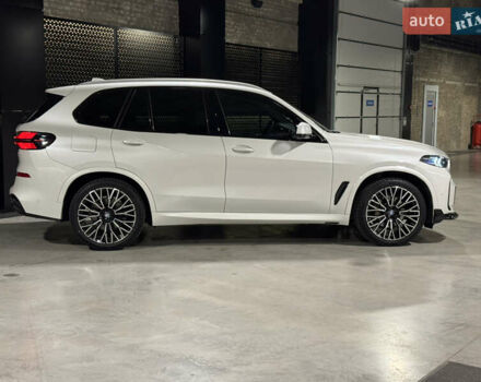 Белый БМВ Х5, объемом двигателя 3 л и пробегом 114 тыс. км за 49900 $, фото 2 на Automoto.ua