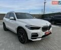 Белый БМВ Х5, объемом двигателя 3 л и пробегом 151 тыс. км за 44300 $, фото 2 на Automoto.ua