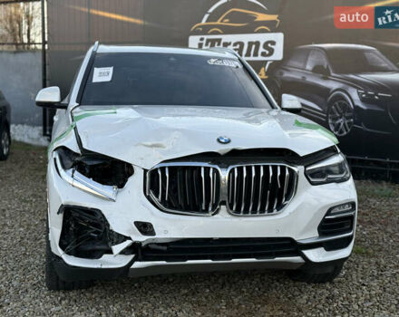 Белый БМВ Х5, объемом двигателя 3 л и пробегом 162 тыс. км за 34200 $, фото 1 на Automoto.ua