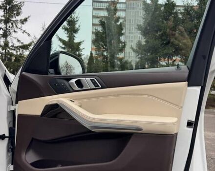 Белый БМВ Х5, объемом двигателя 3 л и пробегом 121 тыс. км за 46900 $, фото 39 на Automoto.ua