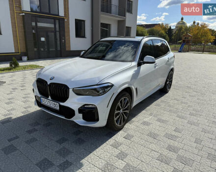 Белый БМВ Х5, объемом двигателя 3 л и пробегом 93 тыс. км за 55000 $, фото 1 на Automoto.ua