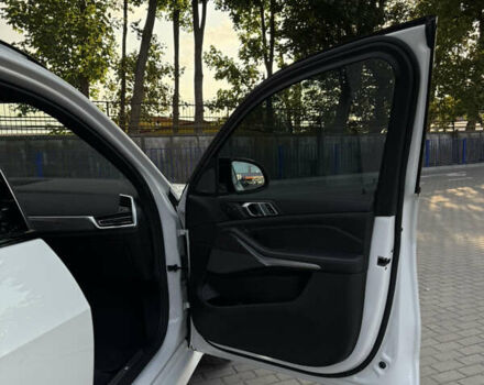 Белый БМВ Х5, объемом двигателя 3 л и пробегом 122 тыс. км за 57500 $, фото 11 на Automoto.ua