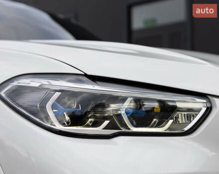 Белый БМВ Х5, объемом двигателя 3 л и пробегом 135 тыс. км за 64000 $, фото 3 на Automoto.ua