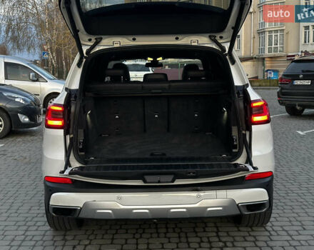 Белый БМВ Х5, объемом двигателя 3 л и пробегом 165 тыс. км за 41586 $, фото 8 на Automoto.ua