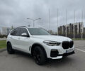 Белый БМВ Х5, объемом двигателя 3 л и пробегом 125 тыс. км за 46800 $, фото 1 на Automoto.ua