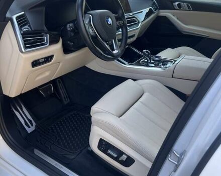 Белый БМВ Х5, объемом двигателя 3 л и пробегом 76 тыс. км за 53999 $, фото 14 на Automoto.ua