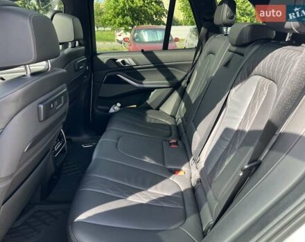 Белый БМВ Х5, объемом двигателя 3 л и пробегом 92 тыс. км за 52999 $, фото 31 на Automoto.ua