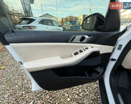 Белый БМВ Х5, объемом двигателя 3 л и пробегом 162 тыс. км за 34200 $, фото 10 на Automoto.ua