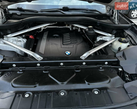 Белый БМВ Х5, объемом двигателя 3 л и пробегом 165 тыс. км за 41586 $, фото 11 на Automoto.ua