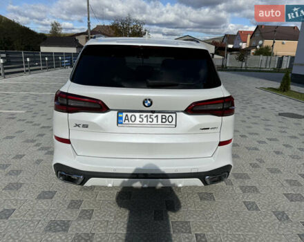 Белый БМВ Х5, объемом двигателя 3 л и пробегом 93 тыс. км за 55000 $, фото 4 на Automoto.ua