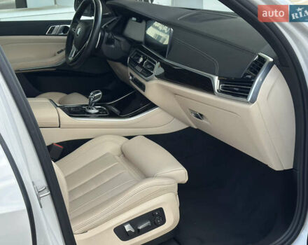 Белый БМВ Х5, объемом двигателя 3 л и пробегом 51 тыс. км за 49800 $, фото 61 на Automoto.ua